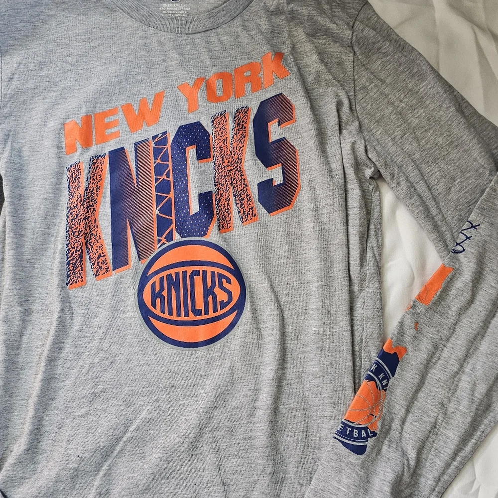 New York Knicks Long-Sleeve Gray Tee- Youth XL- NWT